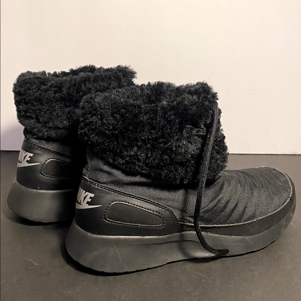 Nike black Women's Kaishi Winter High Shoes/Boots